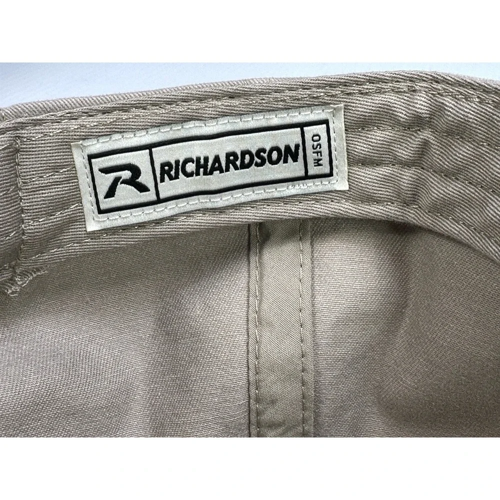 It's A Richardson OSFM Model 326 Smart Comfortable Baseball Cap Model Behavior
